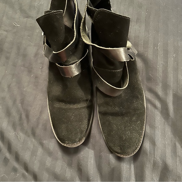 ASOS Faux Suede Flat Booties - Picture 3 of 4